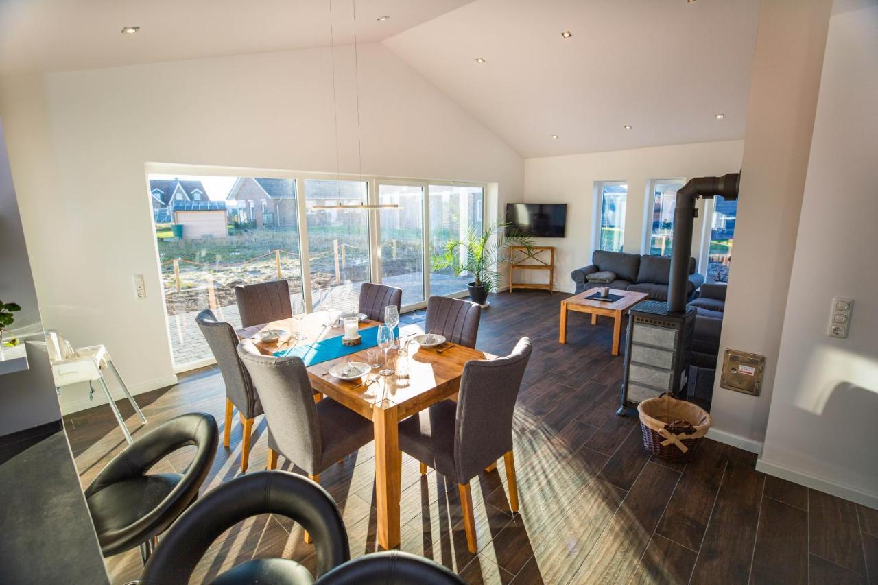 Holiday home Daenisches Blockhaus Direkt Am Wangermeer